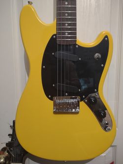 Newish Squier Mustang Fender Guitar Pro fret-level Spa perfect now 155!