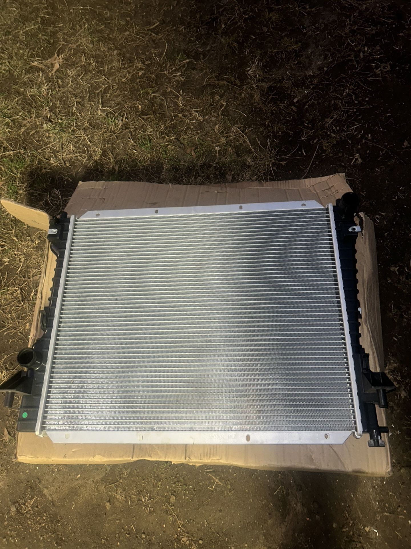 2005 Ford Mustang V6 Radiator