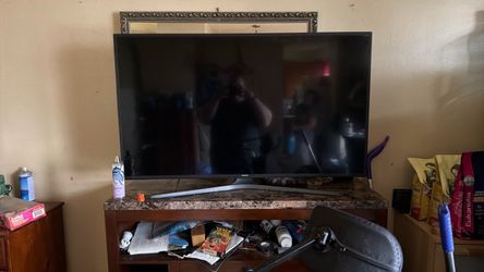 This is a Samsung 55 inch TV good condition