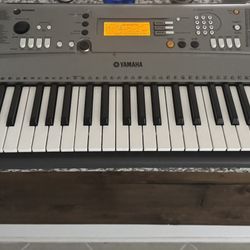 Yamaha Keyboard (61-Key)