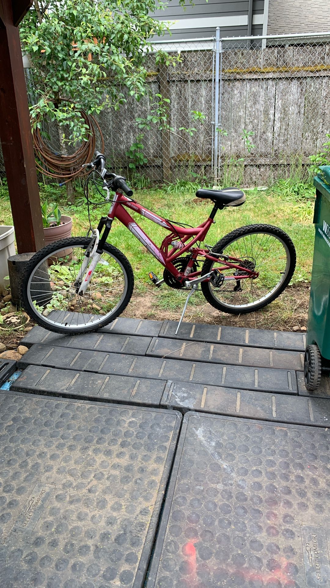 HUFFY TRAIL RUNNER Teen Mountain Bike