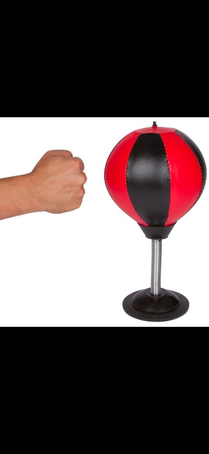 Punching bag for desktop with pump