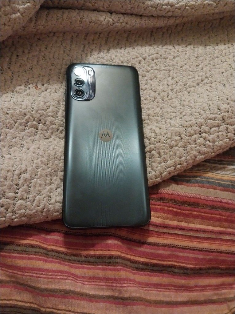 HARDLY USED MOTO G 5G PHONE
