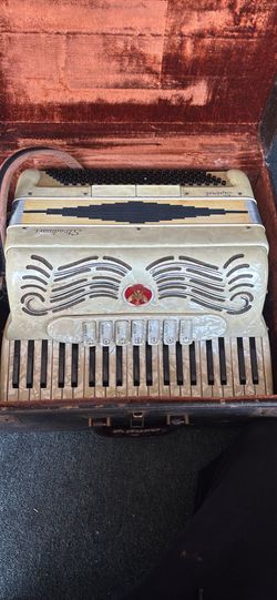 Stravadani accordion