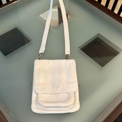 Calvin Klein  White Smooth Leather Crossbody Bag