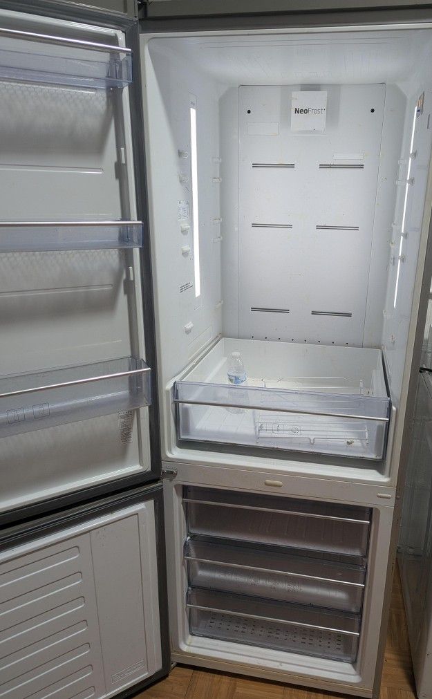 BFBF2715SS: 27" Freezer Bottom Stainless Steel Refrigerator