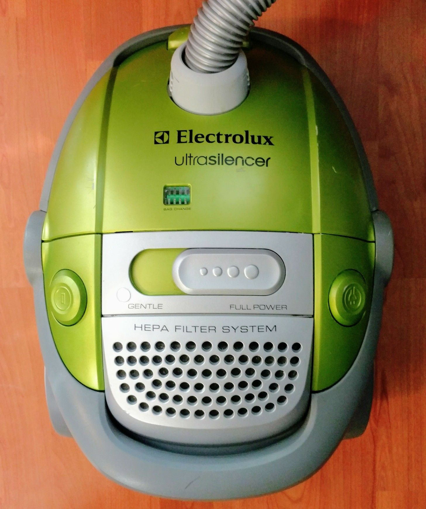 Electrolux UltraSilencer EL6986 9-Amp Canister Vacuum w/ 10 Bags