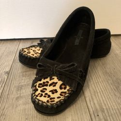 Minnetonka Moccasins - Size 8