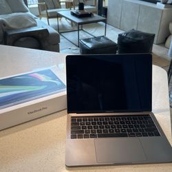 LIKE NEW: MacBook Pro W/Apple M1 Chip | 1TB 