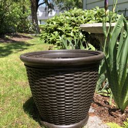 Large Planter (Excellent Condition)