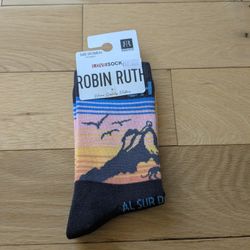 Robin Ruth Chile Patagonia Socks "Al Sur Del Mundo". Women One Size, Mid-Calf. 
