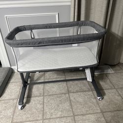 Adjustable Height Baby Bassinet 