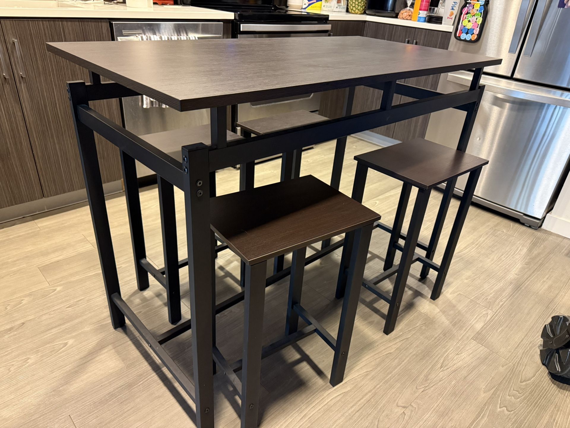 Dining table set