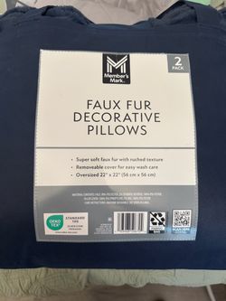 Member's Mark Faux Fur Decorative Pillows 2-Pack