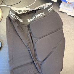 bodyprox padded impact shorts for snowboarding and skiing