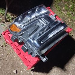 2019 - 2023  Chevy Silverado Passenger Side Headlight