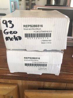 Left and right strut covers geo metro