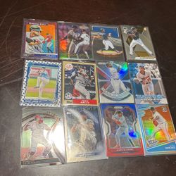12 Card Lot Of MLB Baseball Cards
