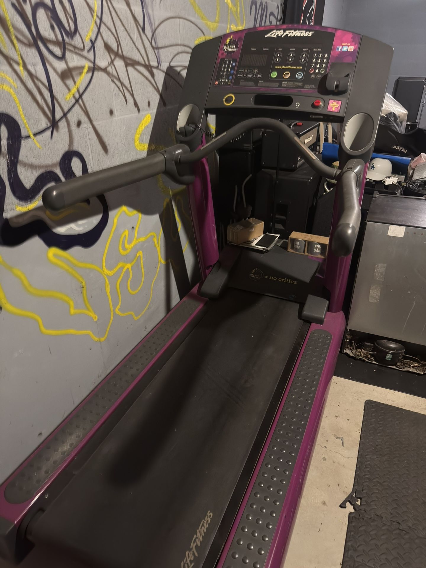 Treadmill - PF Life Fitness Integrity Series