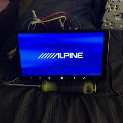 Alpine iLX-W650 7" Double DIN Touchscreen Digital Multimedia Receiver with Bluetooth, Apple CarPlay and Android Auto (SiriusXM Ready)