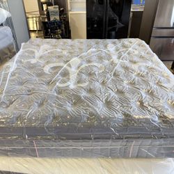 💯King Mattress Stearns And Foster Lux Estate Medium Pillowtop 💯