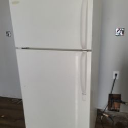 Frigidaire Refrigerator And Crosley Gas Range