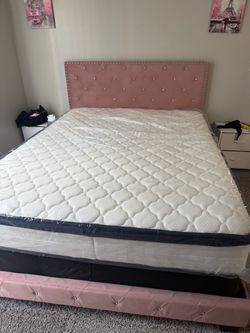 Queen Bed with Matress