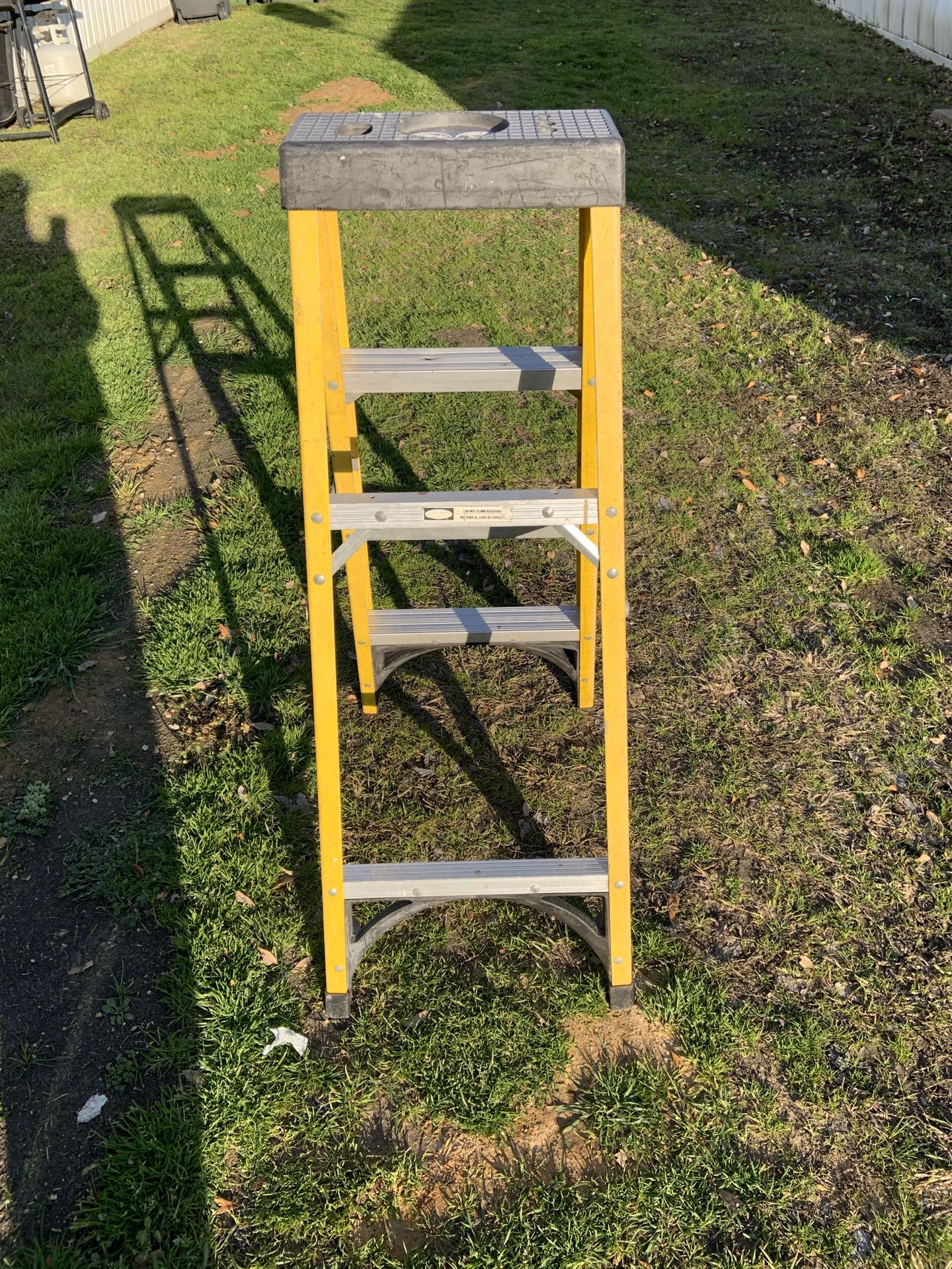 Husky 4ft fiberglass ladder