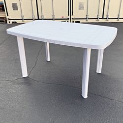 (Brand New) $19 Large Plastic Table Outdoor Furniture w/ Hole for Patio Umbrella 54x33x28 inches