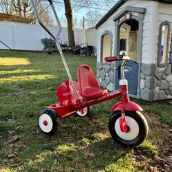 Radio Flyer Steer and Stroll Trike - Red
