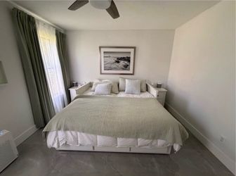 IKEA HEMNES Daybed with 3 drawers + some bedding — Like New