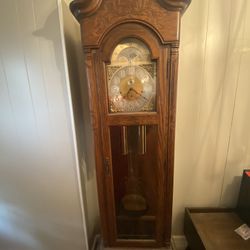 Howard Miller Grandfather clock - Non Working / Needs Repair 