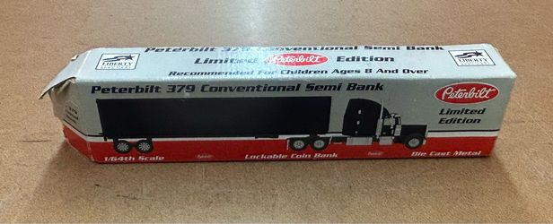 Vintage PETERBUILT 379 Conventional SEMI “Interstate Dist.” 1:64 LOCKING Coin Bank 👀 (please read description )