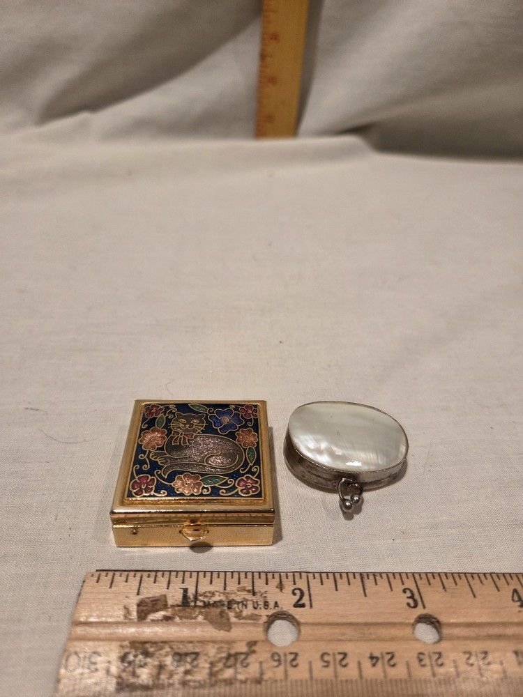 Small pill boxes,lot of 2 beautiful pieces