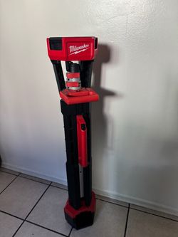 M18™ ROCKET™ Dual Power Tower Light