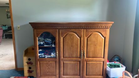Entertainment center