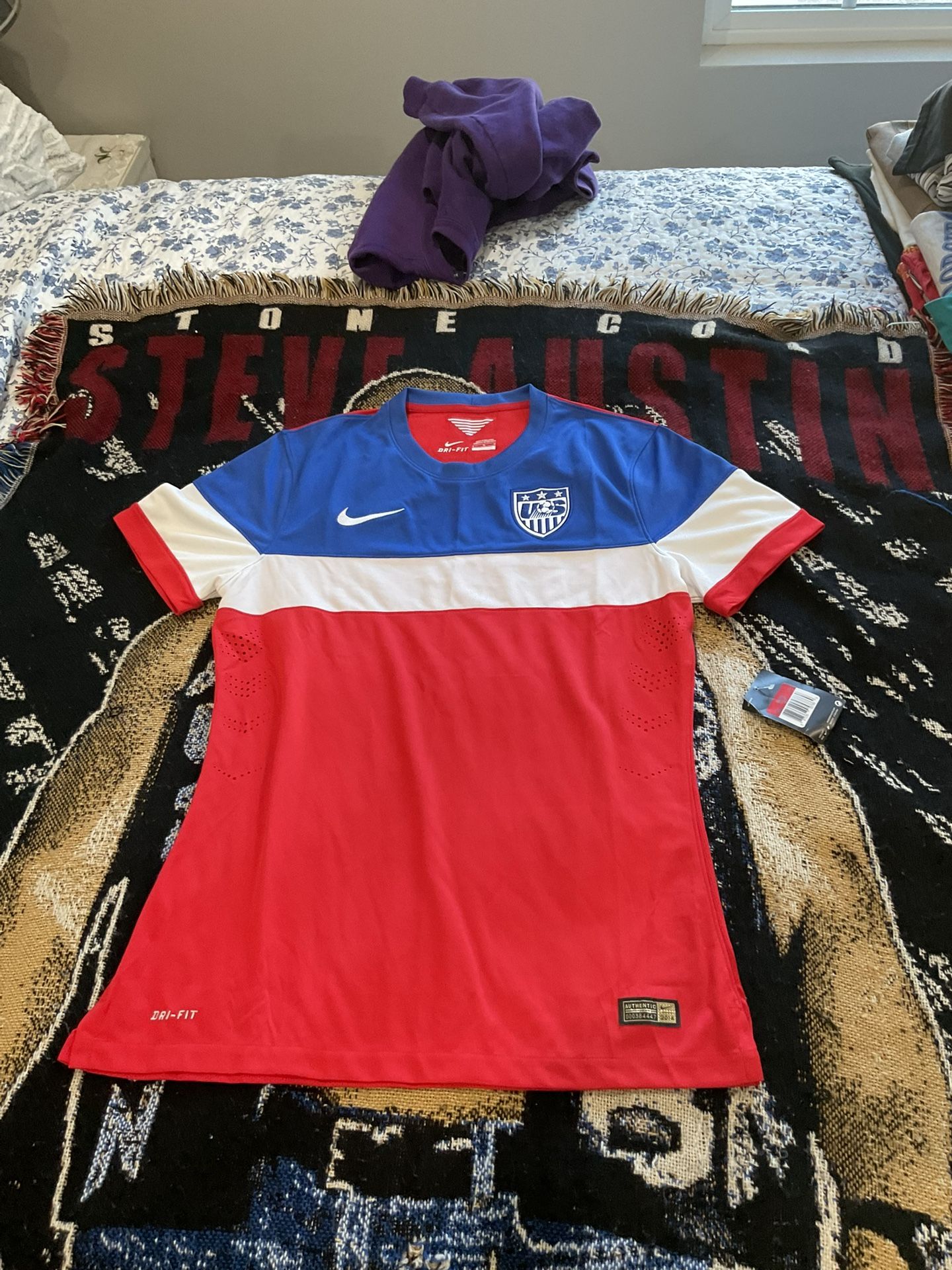 USA National Team Soccer Jersey Made By Nike Large NWT