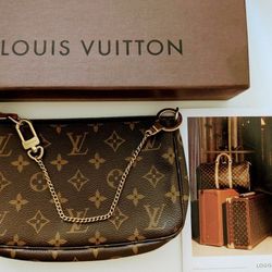 Authentic Louis Vuitton Pochette Accessoires and Gold Chain Strap