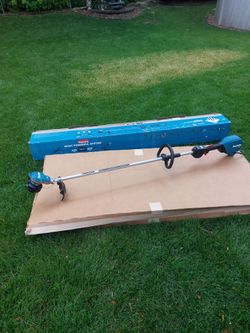 Makita XGT 40V max Trimmer .TOOL ONLY