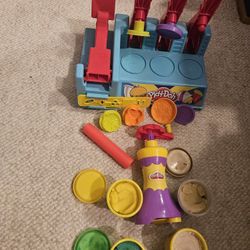 Play-Doh Burger Builder