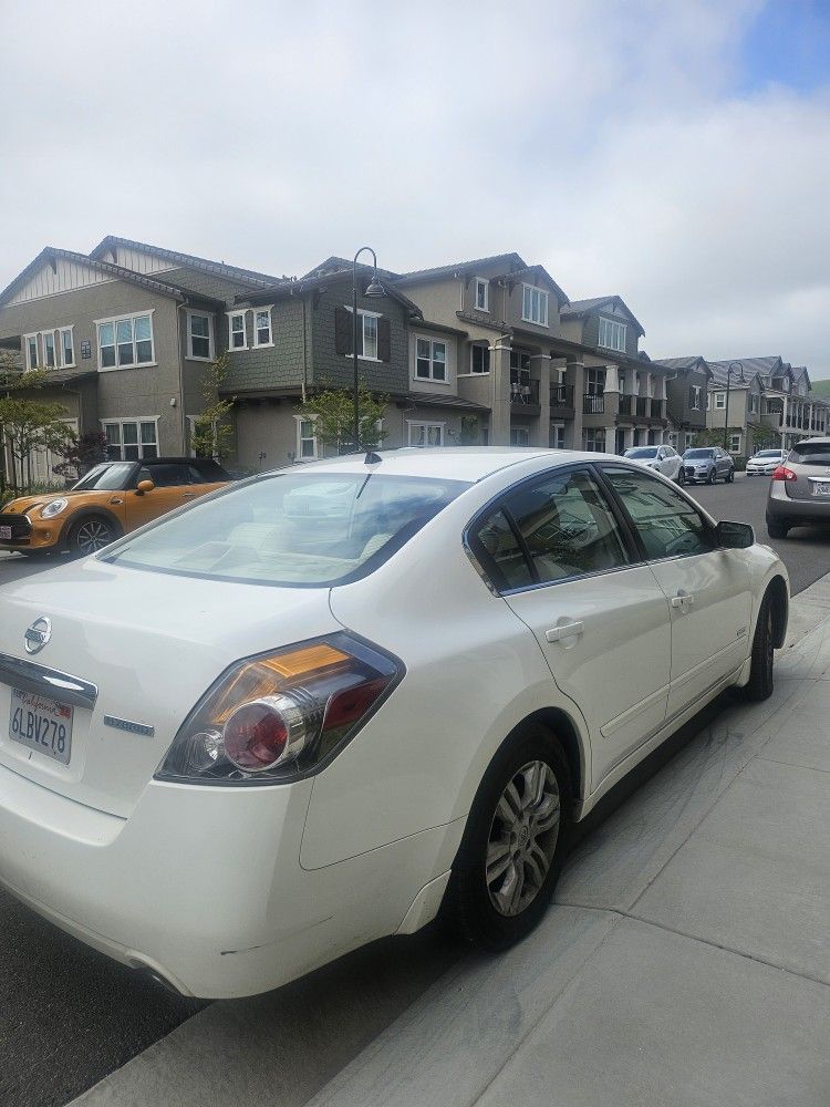 2010 Nissan Altima Hybrid