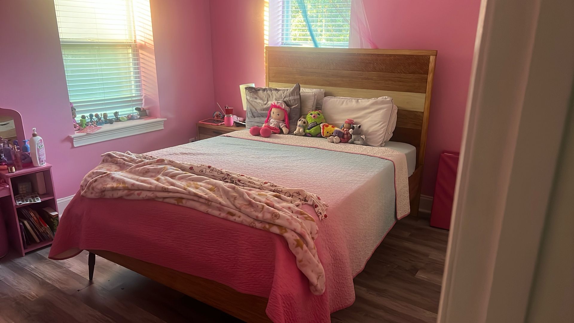 Queen bedroom set
