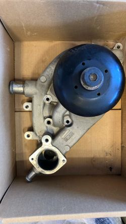 Chevrolet 2008-2015 Silverado Water Pump Assembly And Thermostat Housing. 