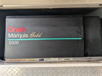 Onan Cummins Marquis Gold 5500 RV generator. Low hours!