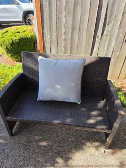 Outdoor Wicker Loveseat Bench with pillow