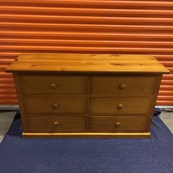 Gorgeous Hardwood 6 Drawer Dresser