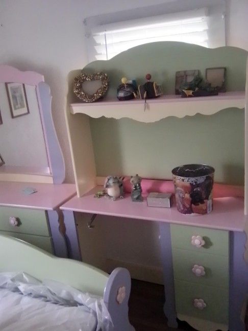 Girls Bedroom Set