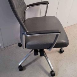 Comfortable Task Chair By Global Some Scratches 