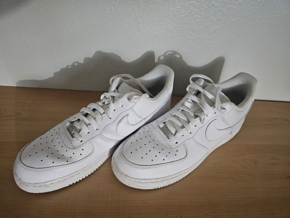 AIR FORCE 1 '07 size 13