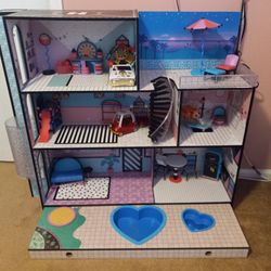 Lol DOLL HOUSE  WITH ACCESSORIES Great Condition $50